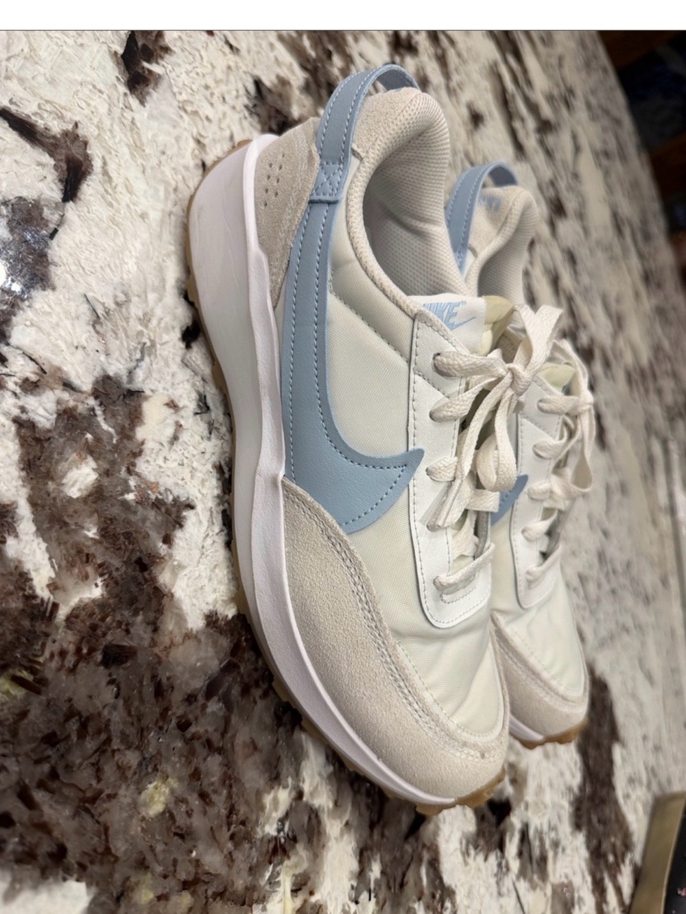 🔥 NIKE 👀 Women’s Waffle Runner Sneakers Light Blue. Fantastic Fit!